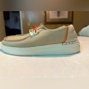 Hey Dudes Size 10. Wendy Rise
